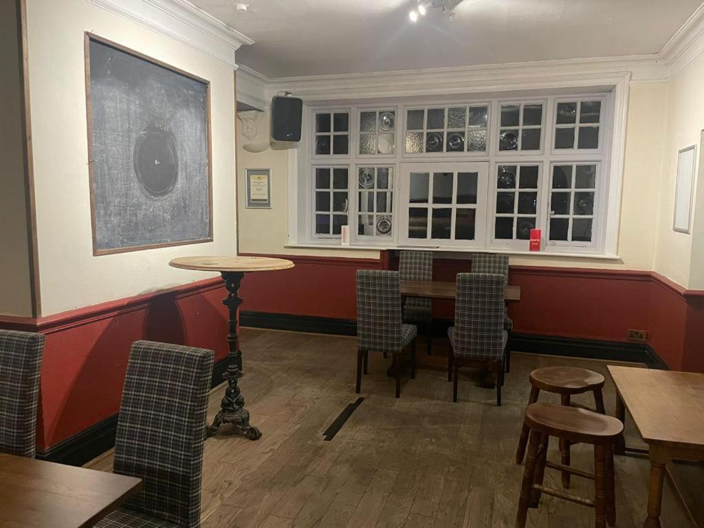 The Cranley Hotel Cranleigh Extérieur photo