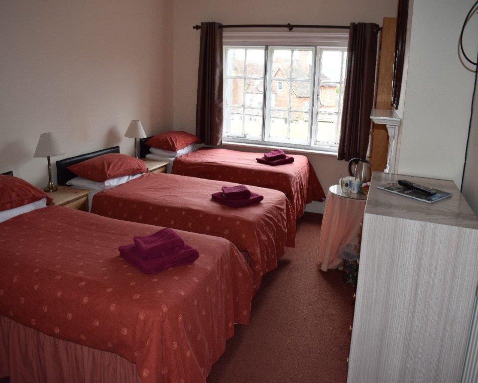 The Cranley Hotel Cranleigh Extérieur photo